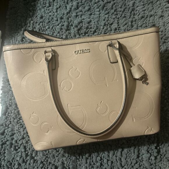 🔥🍁SALE!!!🍁🔥Guess Women's Tan Bag with pretty silver accents - Picture 1 of 3
